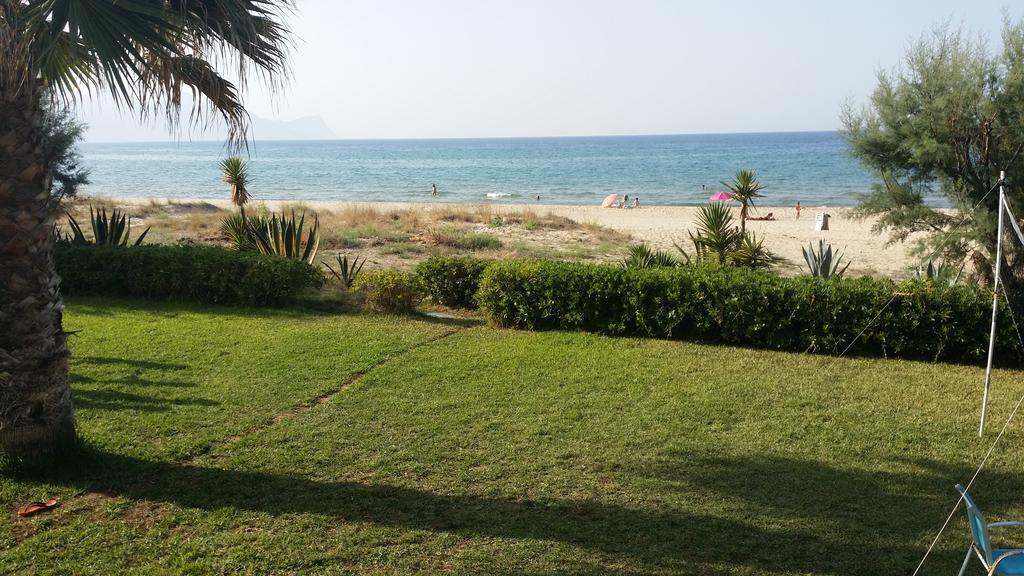 Casa Vacanze Ibiscus Alcamo Marina Exterior photo