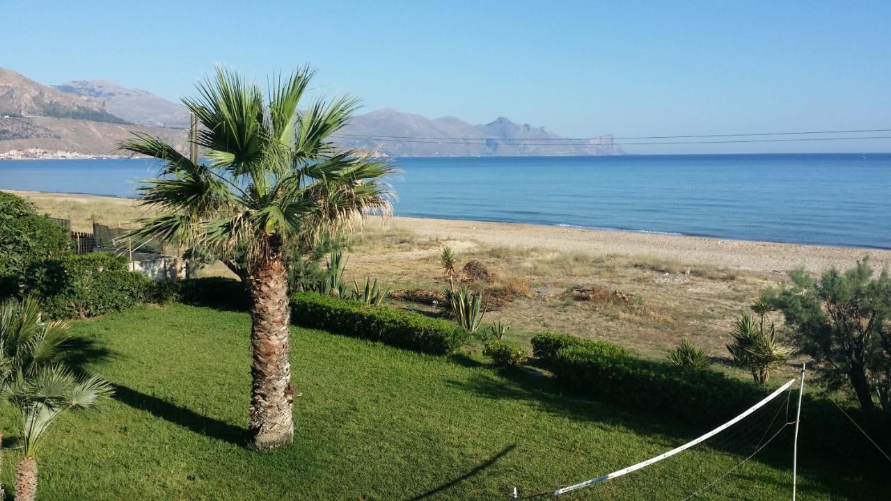 Casa Vacanze Ibiscus Alcamo Marina Exterior photo