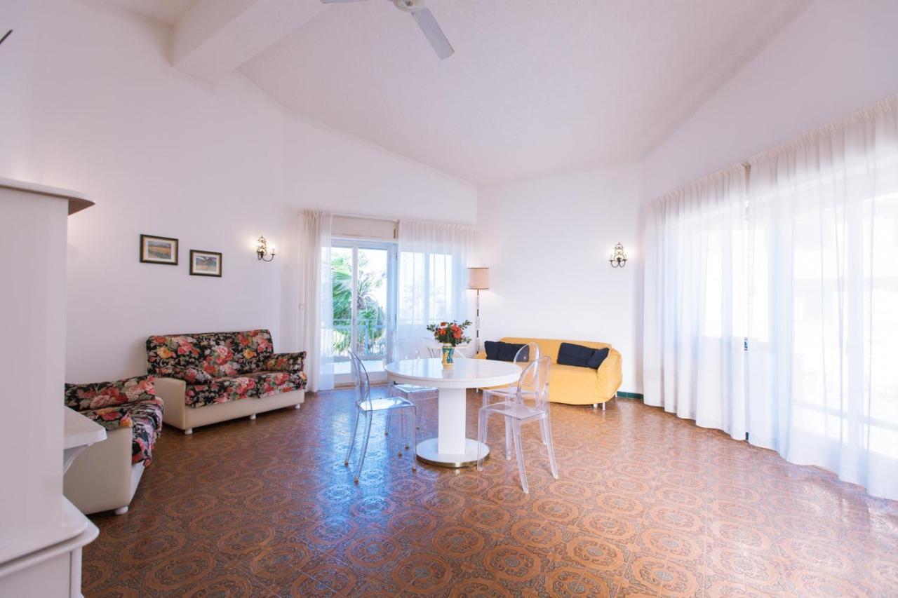 Casa Vacanze Ibiscus Alcamo Marina Exterior photo